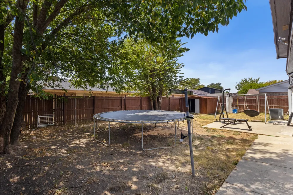 1309 Glenwood Street Grand Prairie, TX 75052