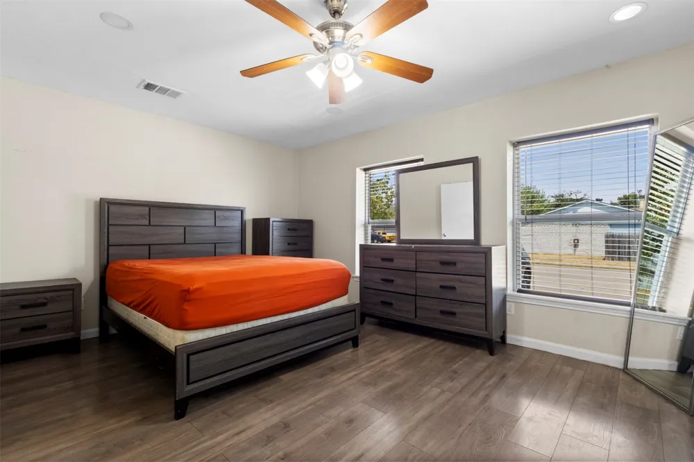 1309 Glenwood Street Grand Prairie, TX 75052