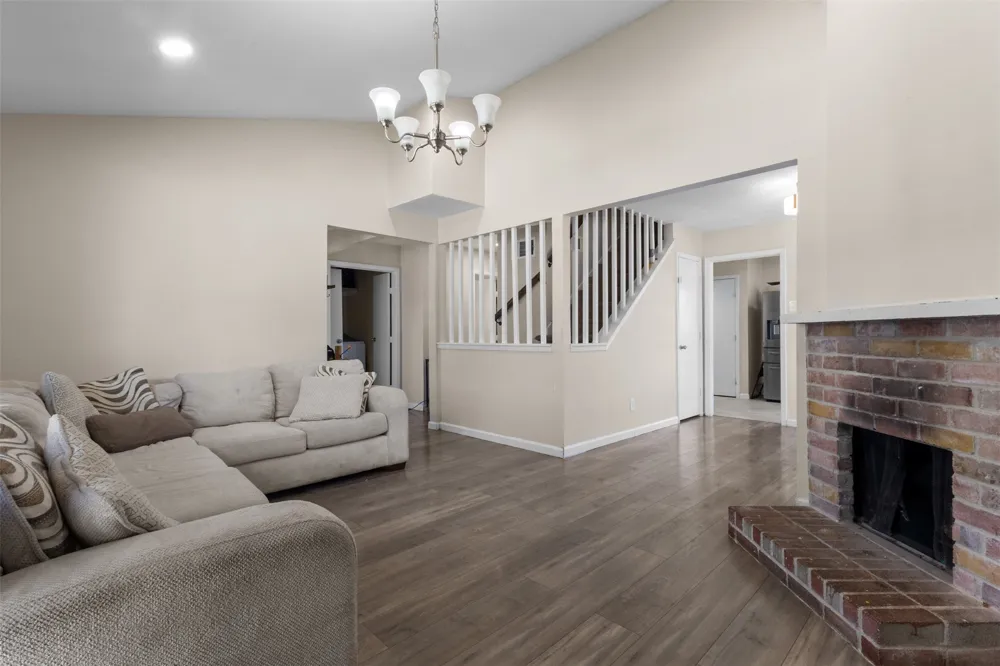 1309 Glenwood Street Grand Prairie, TX 75052