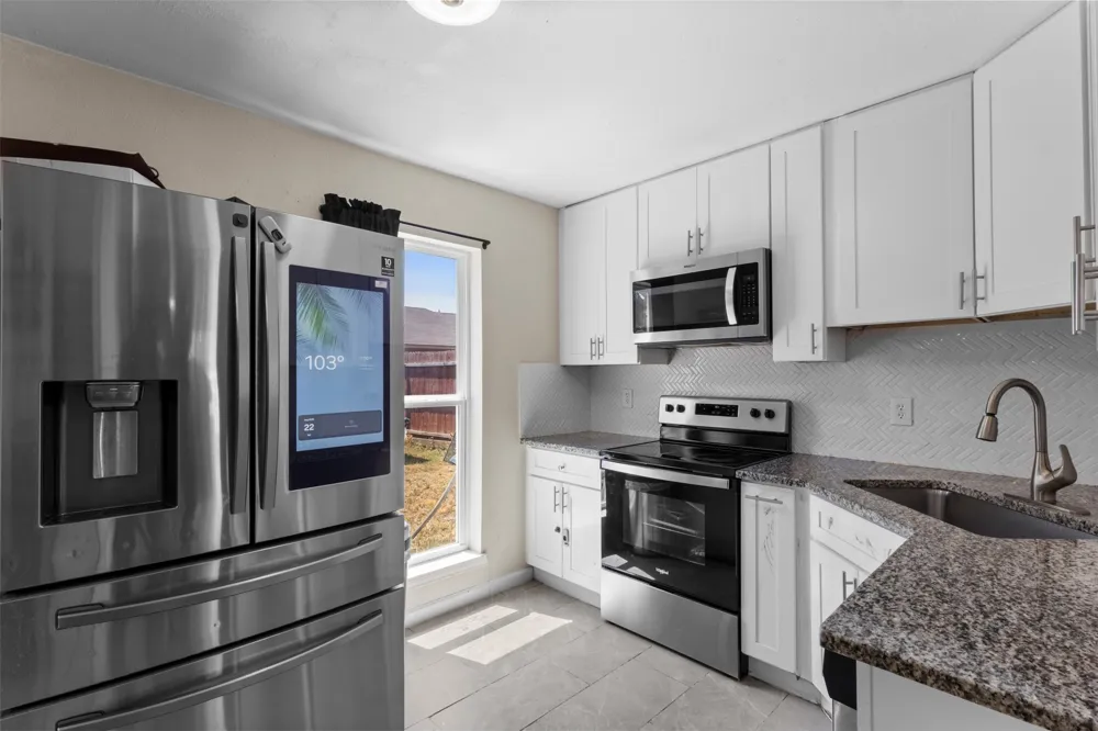 1309 Glenwood Street Grand Prairie, TX 75052
