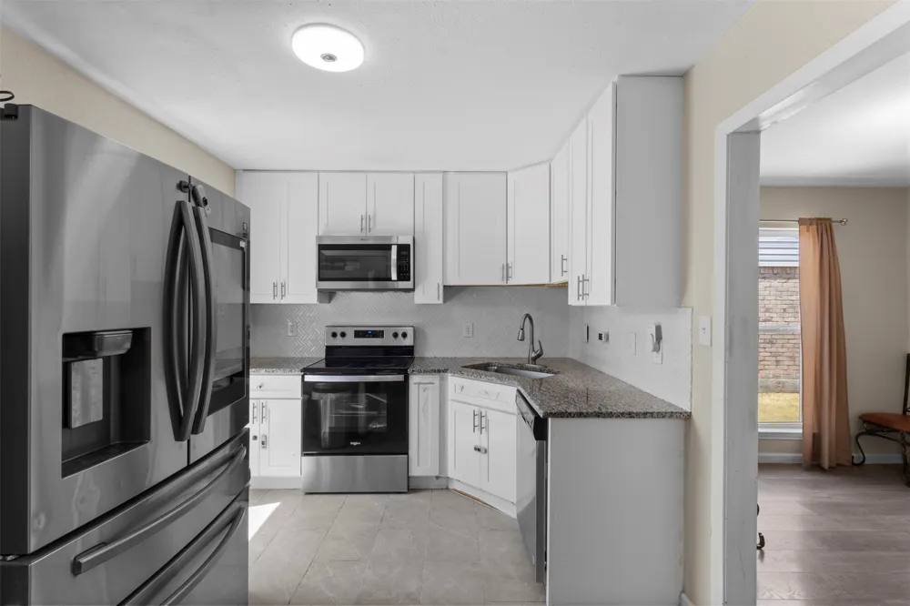 1309 Glenwood Street Grand Prairie, TX 75052