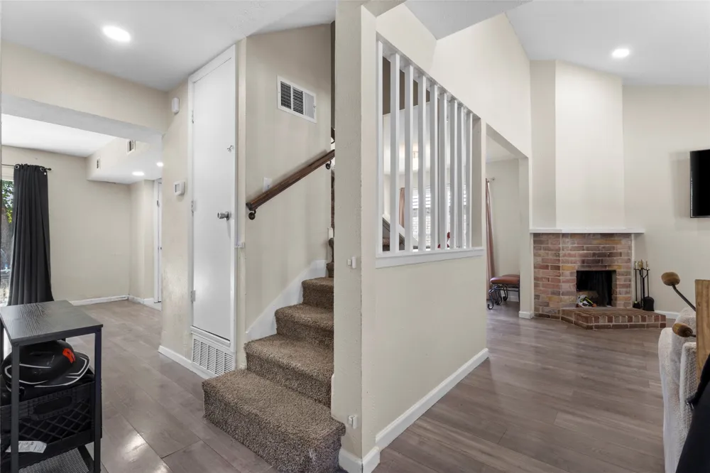 1309 Glenwood Street Grand Prairie, TX 75052