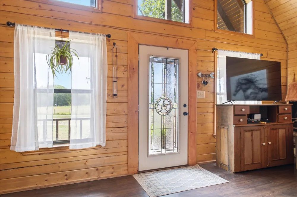 1956 County Road 27100 Roxton, TX 75477