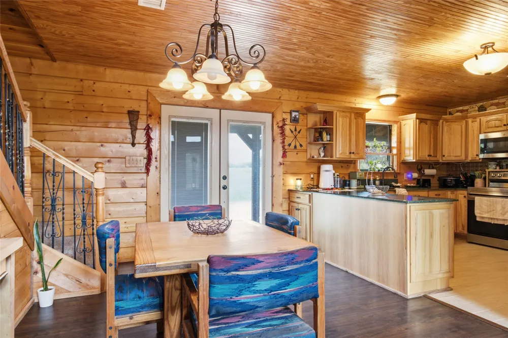 1956 County Road 27100 Roxton, TX 75477