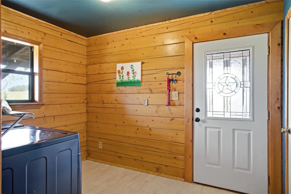 1956 County Road 27100 Roxton, TX 75477
