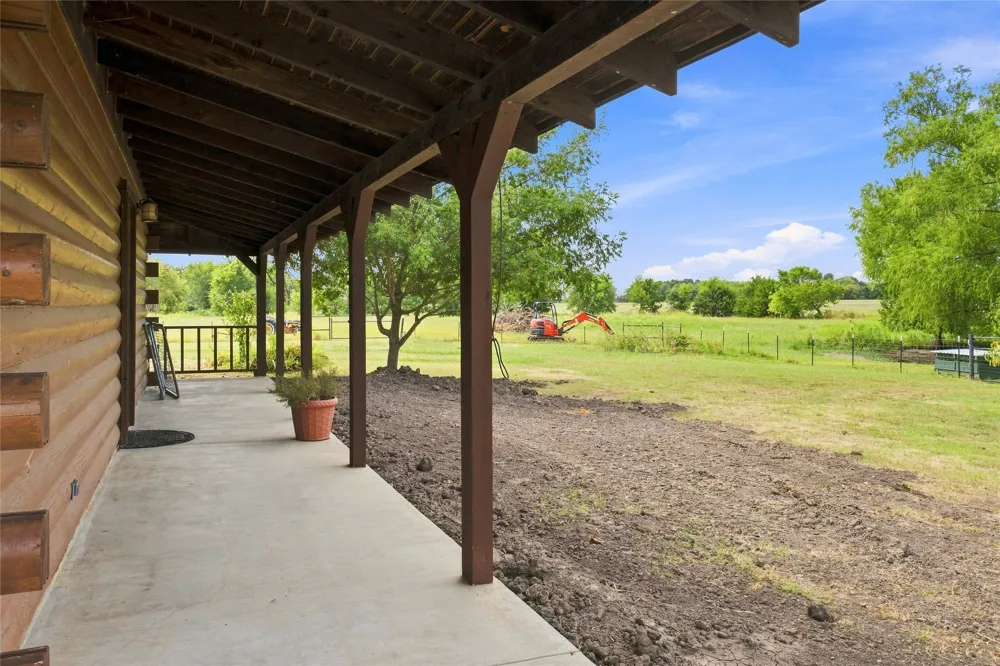 1956 County Road 27100 Roxton, TX 75477