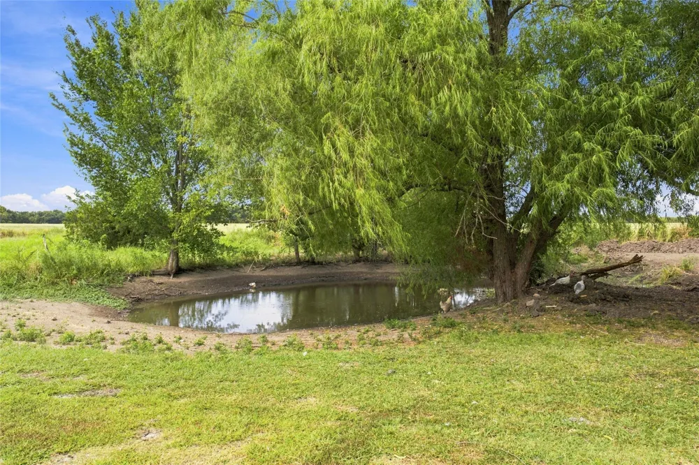 1956 County Road 27100 Roxton, TX 75477