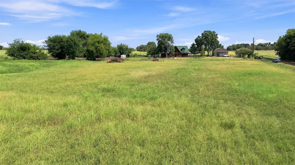 1956 County Road 27100 Roxton, TX 75477