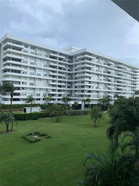 177 Ocean Lane Dr #208
