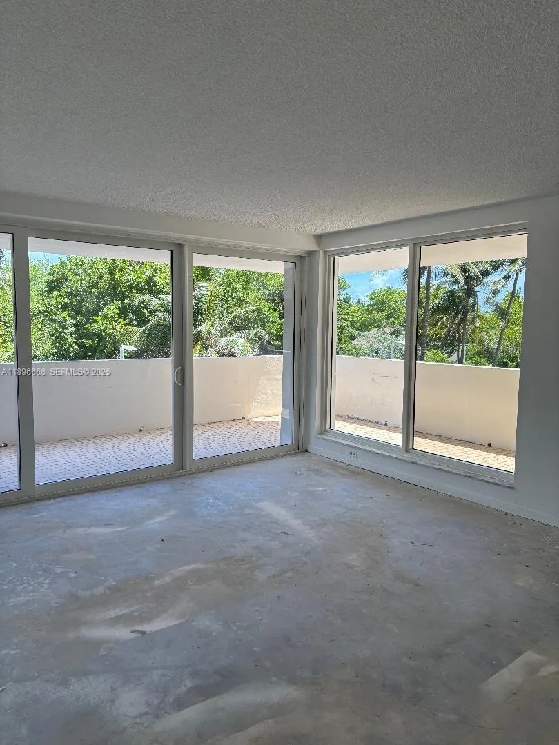 177 Ocean Lane Dr #208 Key Biscayne, FL 33149