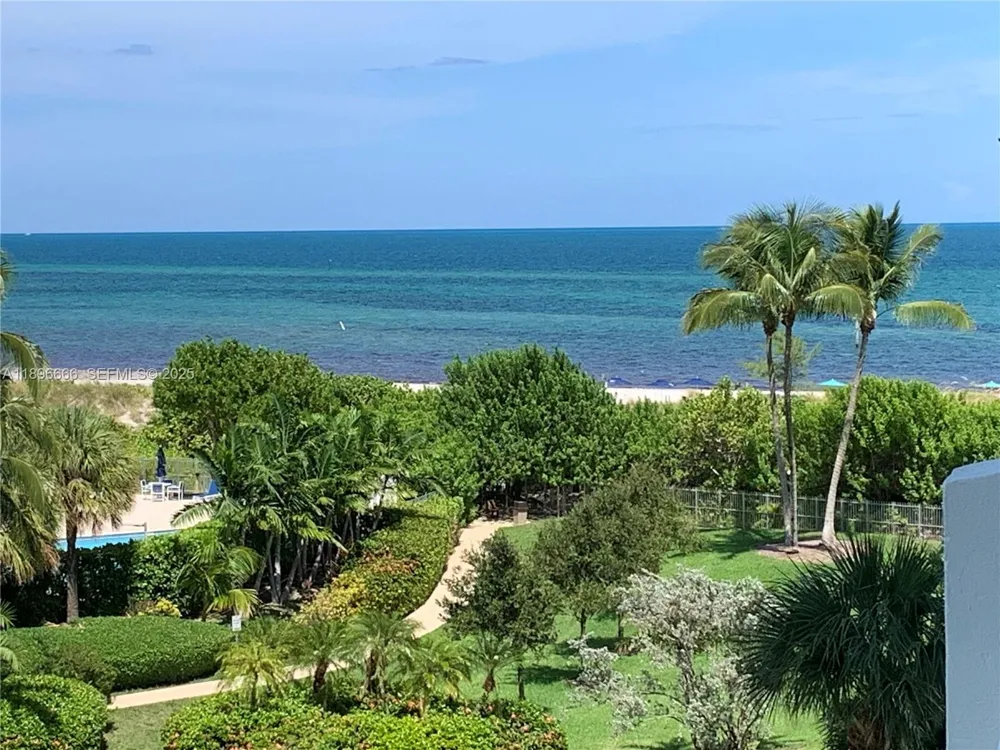177 Ocean Lane Dr #208 Key Biscayne, FL 33149