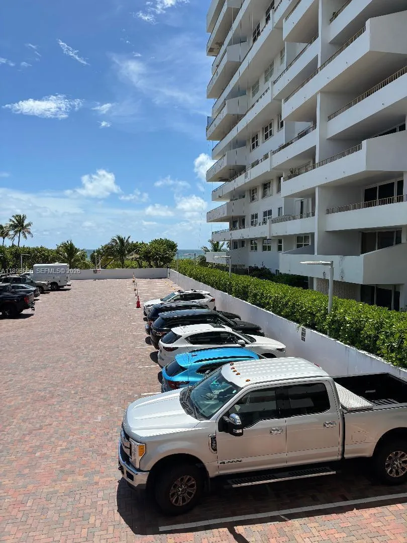 177 Ocean Lane Dr #208 Key Biscayne, FL 33149