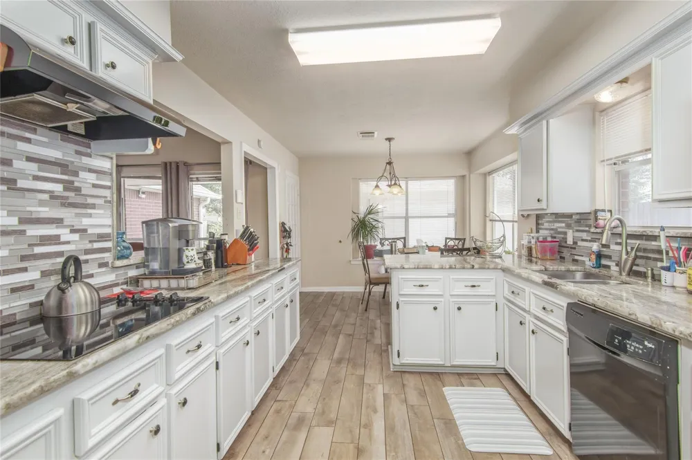 3305 Greenwood Place Deer Park, TX 77536
