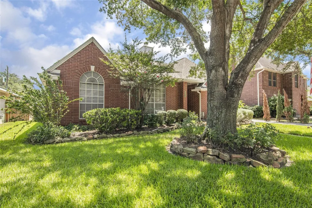 3305 Greenwood Place Deer Park, TX 77536