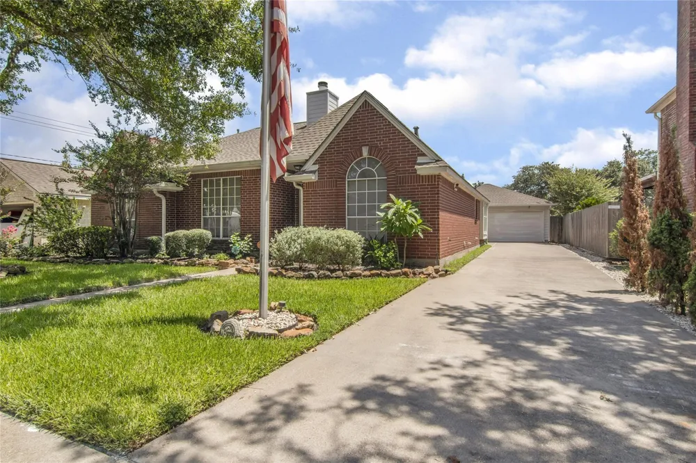 3305 Greenwood Place Deer Park, TX 77536