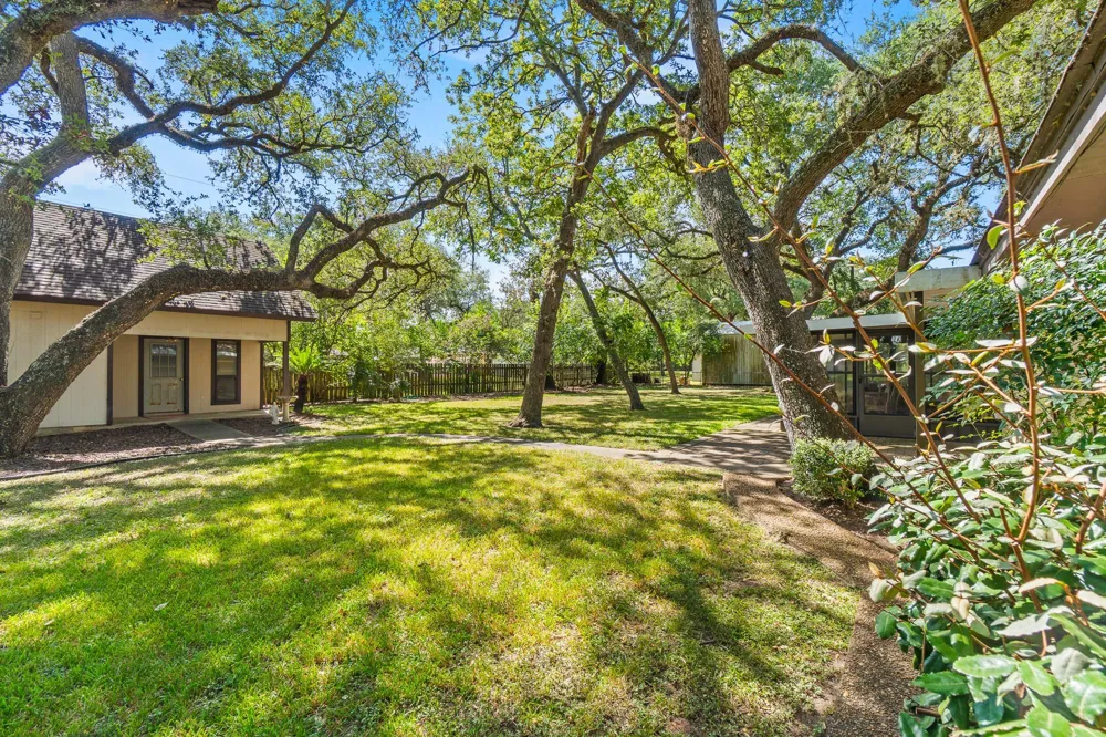 113 Krupka Street Columbus, TX 78934