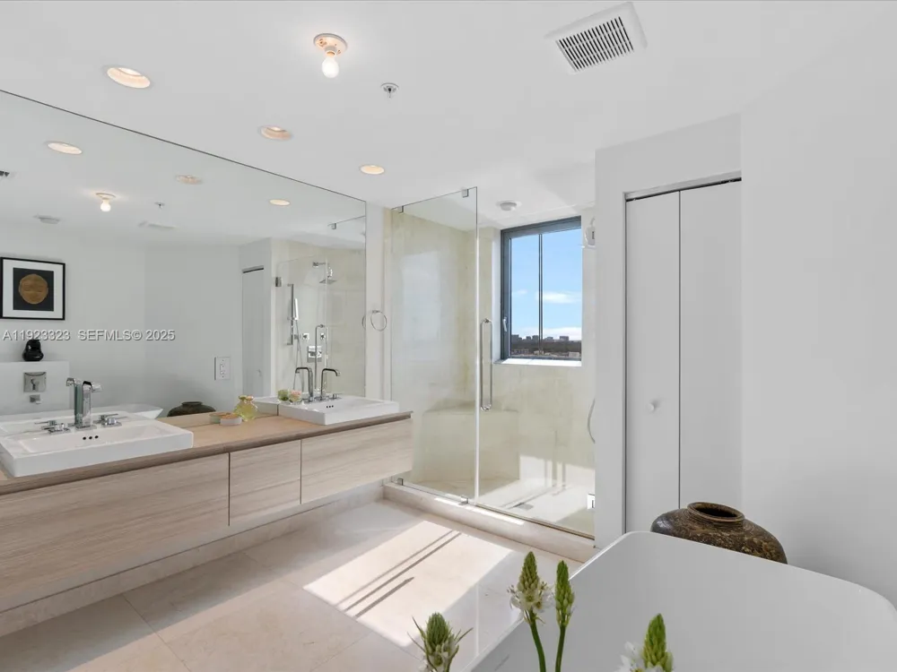 17111 Biscayne Blvd #1104 North Miami Beach, FL 33160