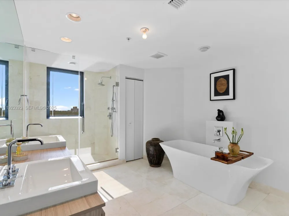 17111 Biscayne Blvd #1104 North Miami Beach, FL 33160