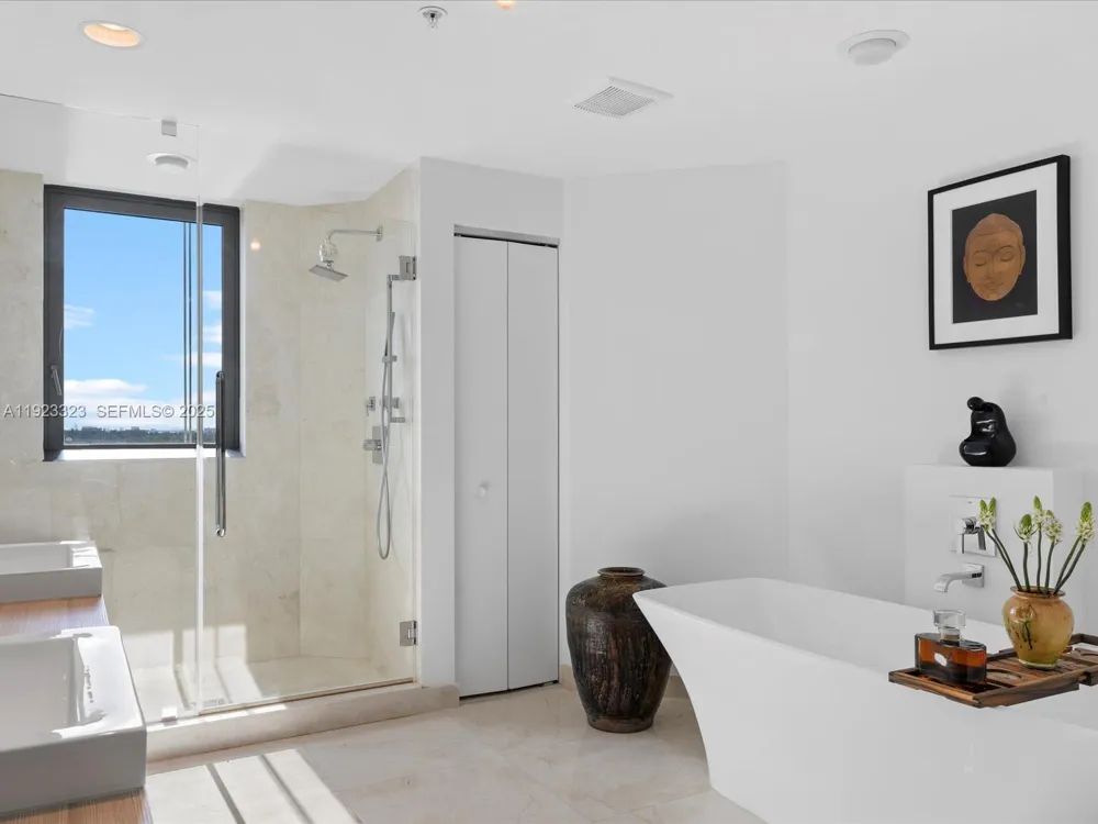 17111 Biscayne Blvd #1104 North Miami Beach, FL 33160