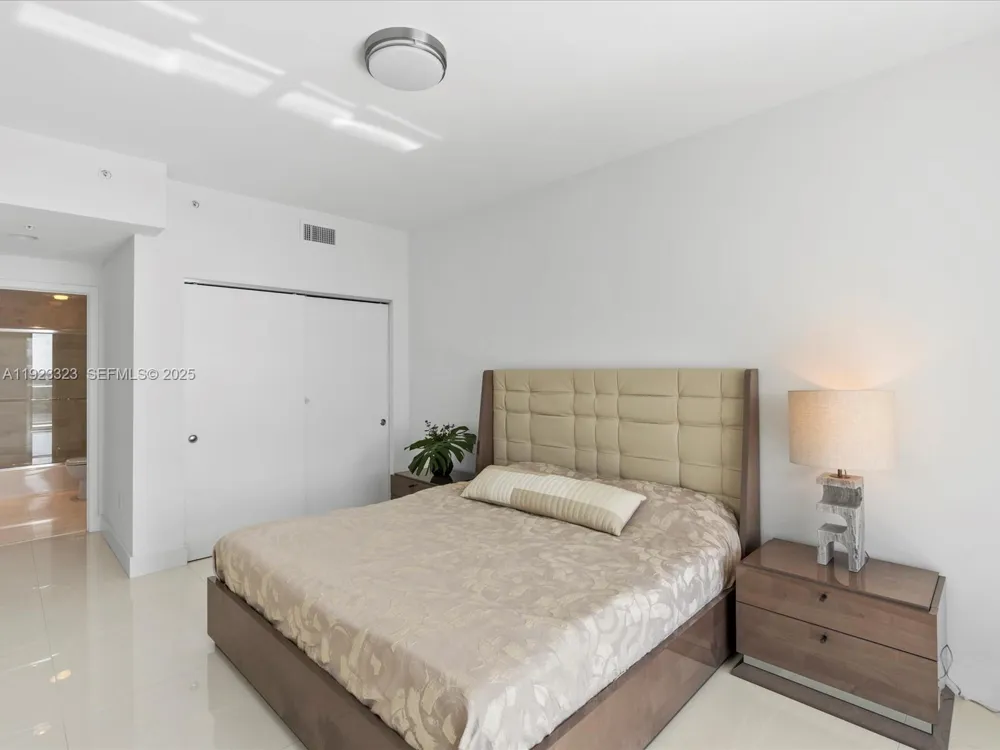 17111 Biscayne Blvd #1104 North Miami Beach, FL 33160