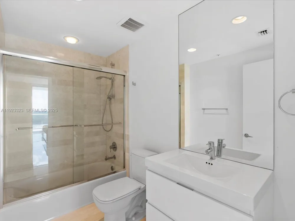 17111 Biscayne Blvd #1104 North Miami Beach, FL 33160