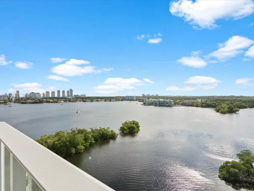 17111 Biscayne Blvd #1104 North Miami Beach, FL 33160