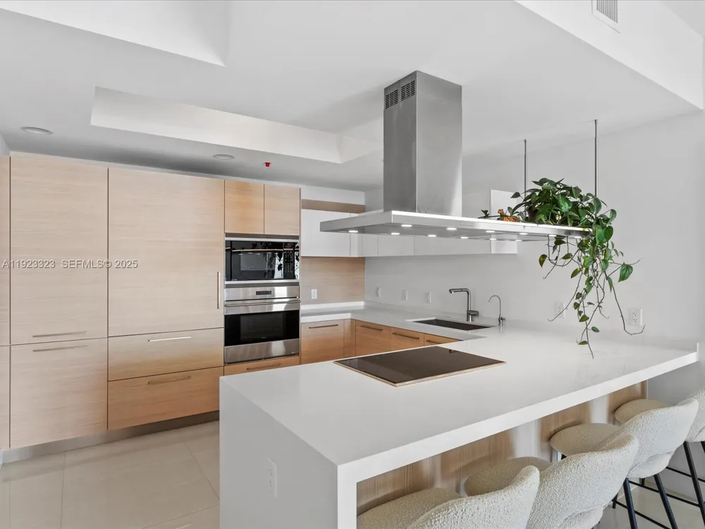 17111 Biscayne Blvd #1104 North Miami Beach, FL 33160