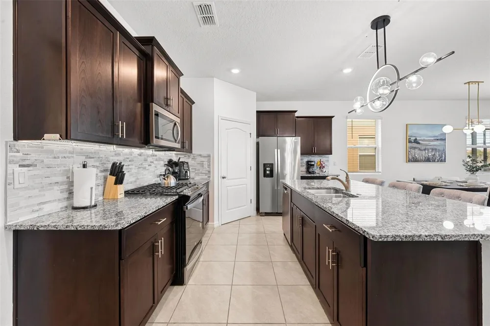 7552 OAKMOSS LOOP Davenport, FL 33837
