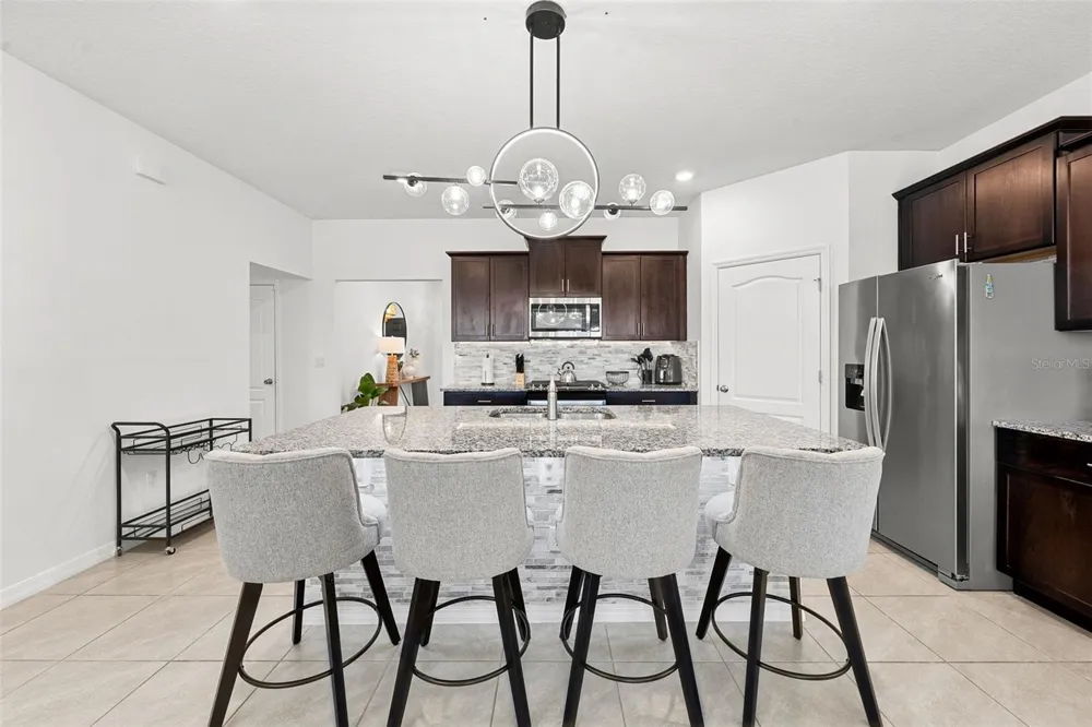 7552 OAKMOSS LOOP Davenport, FL 33837