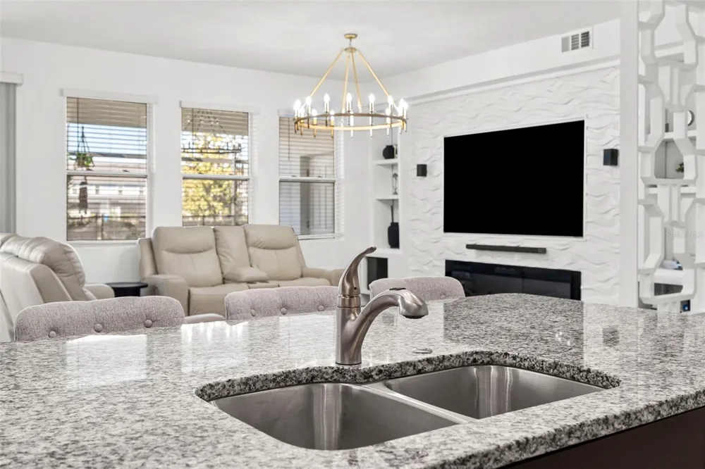7552 OAKMOSS LOOP Davenport, FL 33837