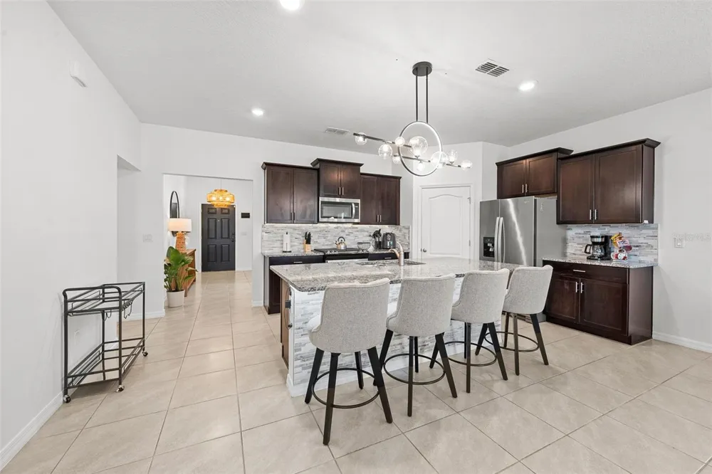 7552 OAKMOSS LOOP Davenport, FL 33837