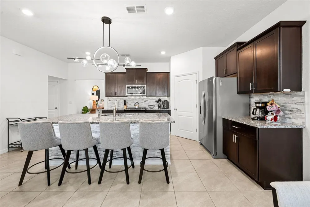 7552 OAKMOSS LOOP Davenport, FL 33837