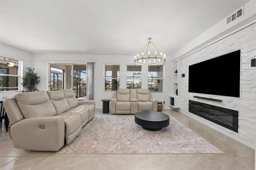 7552 OAKMOSS LOOP Davenport, FL 33837