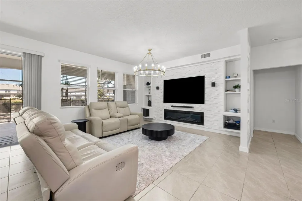 7552 OAKMOSS LOOP Davenport, FL 33837