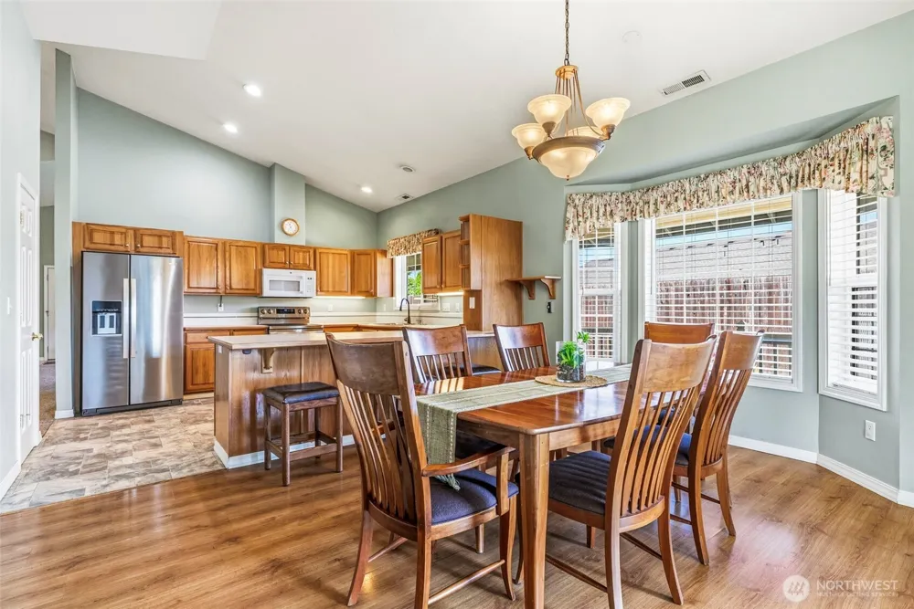 2426 38th Avenue Longview, WA 98632