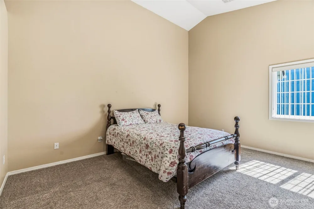 2426 38th Avenue Longview, WA 98632