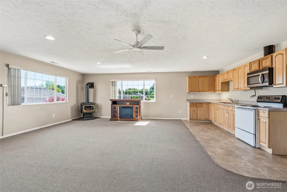 2426 38th Avenue Longview, WA 98632