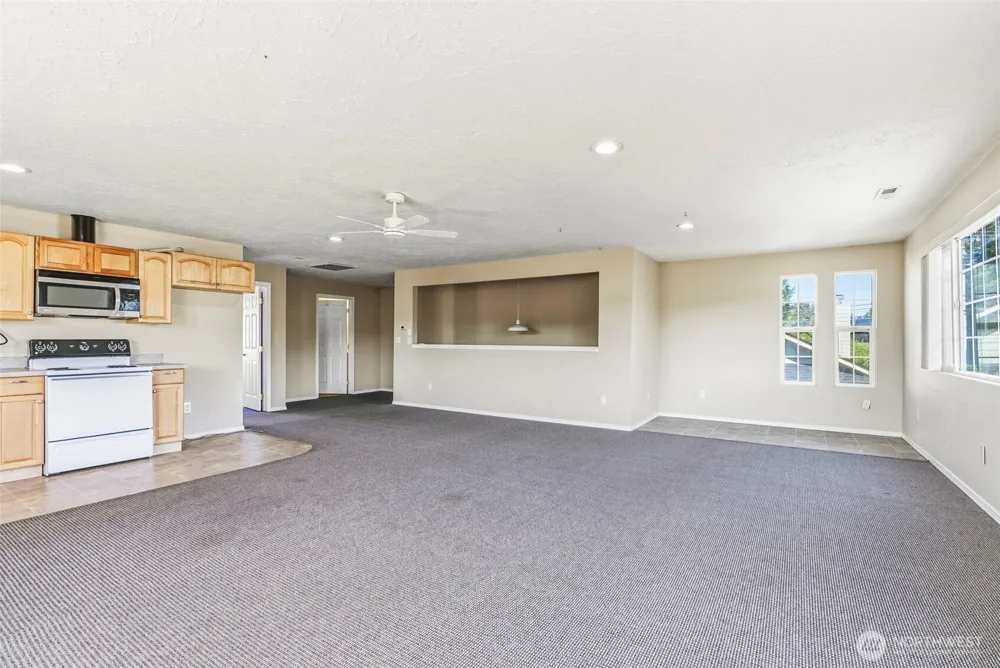 2426 38th Avenue Longview, WA 98632
