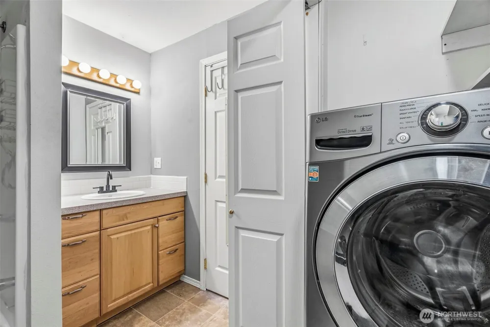 2426 38th Avenue Longview, WA 98632