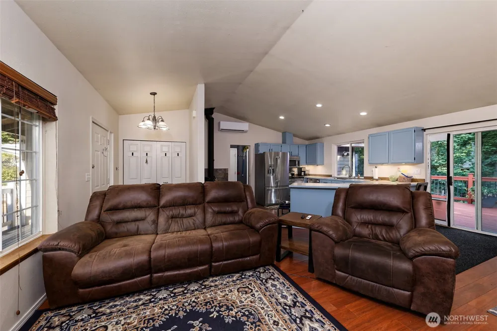 60 NE Riverhill Lane Belfair, WA 98528