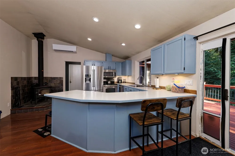 60 NE Riverhill Lane Belfair, WA 98528