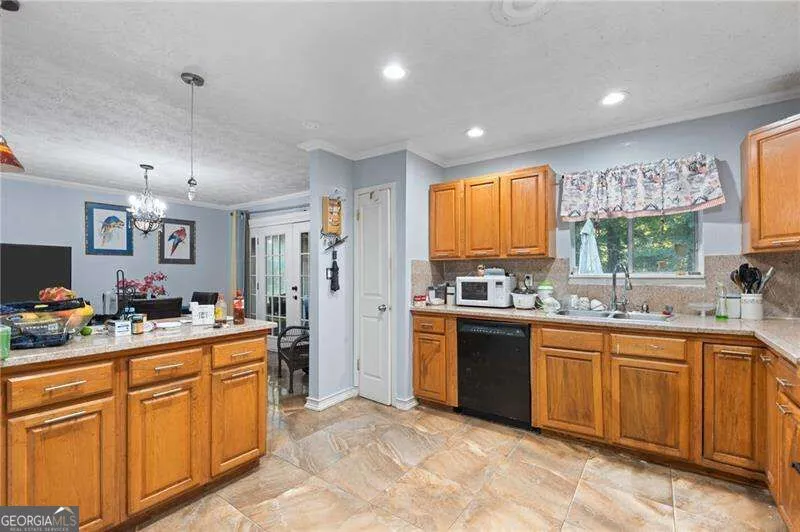 6825 Maddox RD Morrow, GA 30260