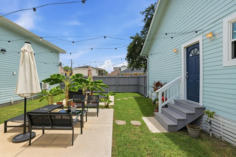 4702 Avenue N 1/2 Galveston, TX 77551