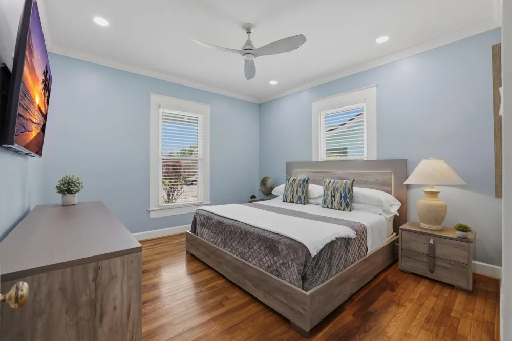 4702 Avenue N 1/2 Galveston, TX 77551