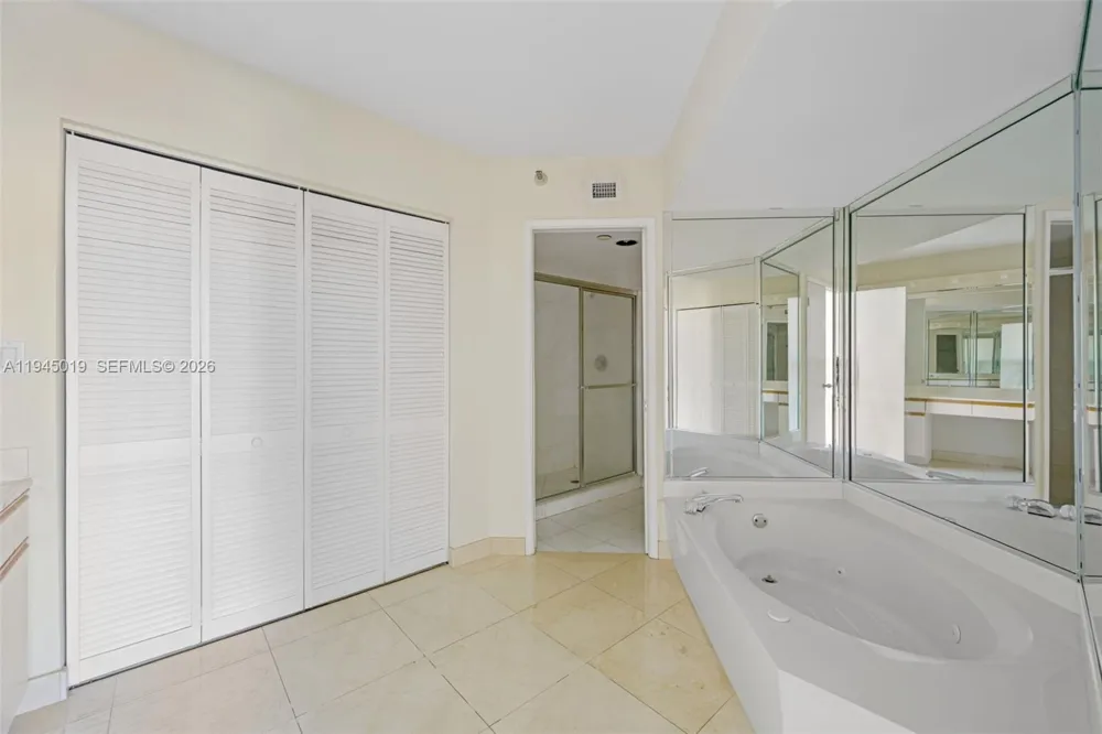 19101 NE 36th Ct #2006 Aventura, FL 33180