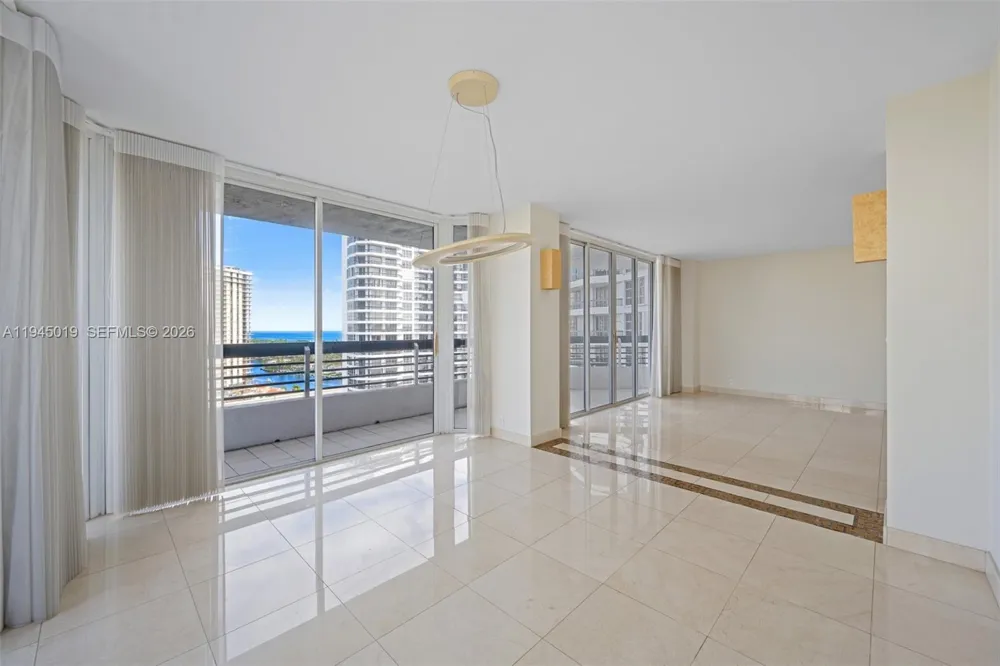 19101 NE 36th Ct #2006 Aventura, FL 33180