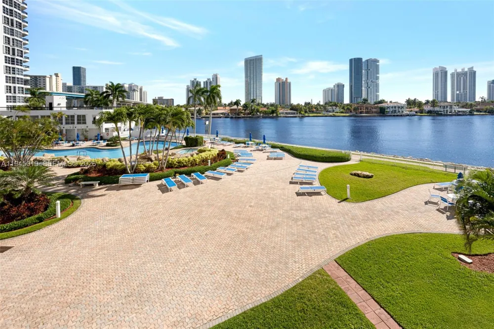 19101 NE 36th Ct #2006 Aventura, FL 33180