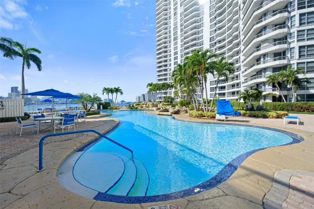 19101 NE 36th Ct #2006 Aventura, FL 33180