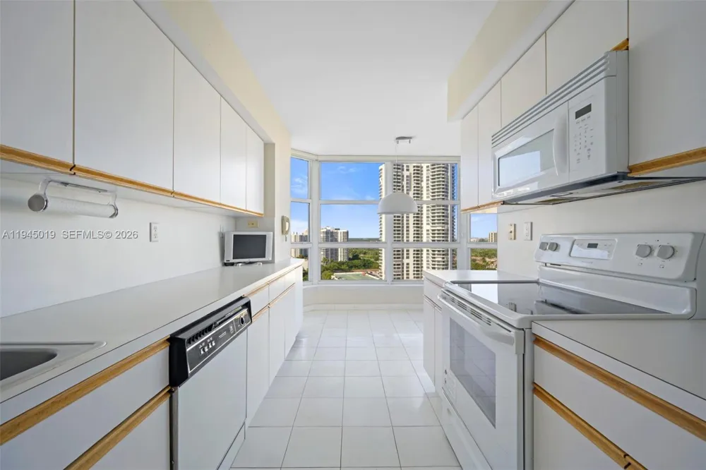19101 NE 36th Ct #2006 Aventura, FL 33180