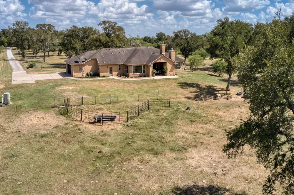 3667 Clemons Switch Road Brookshire, TX 77423